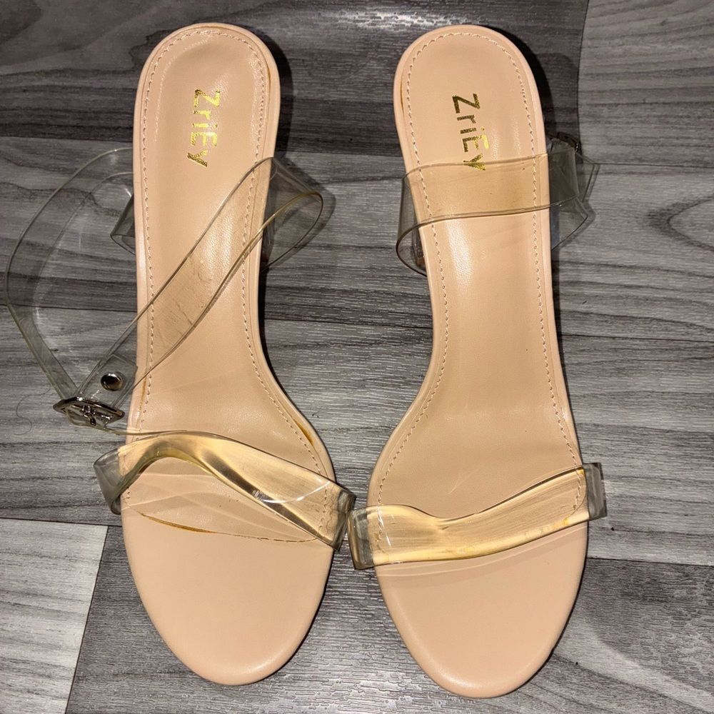 ZriEy Clear Strap Lucite Block Heels Size 8.5M Nude Transparent Mules